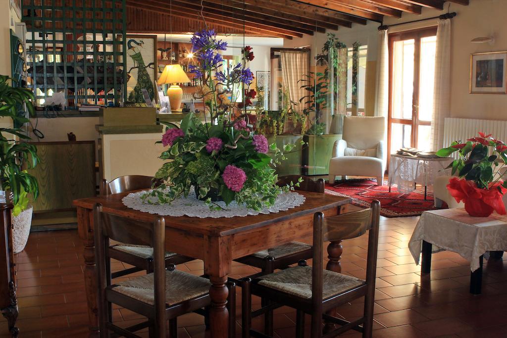 Hotel Colomber Gardone Riviera Buitenkant foto