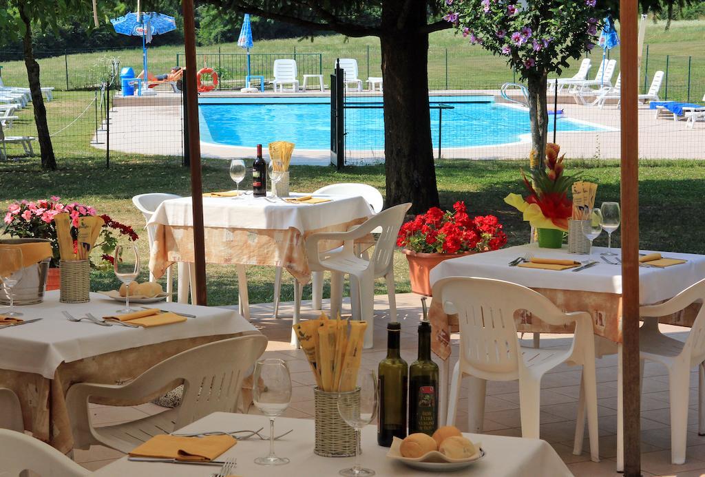 Hotel Colomber Gardone Riviera Buitenkant foto