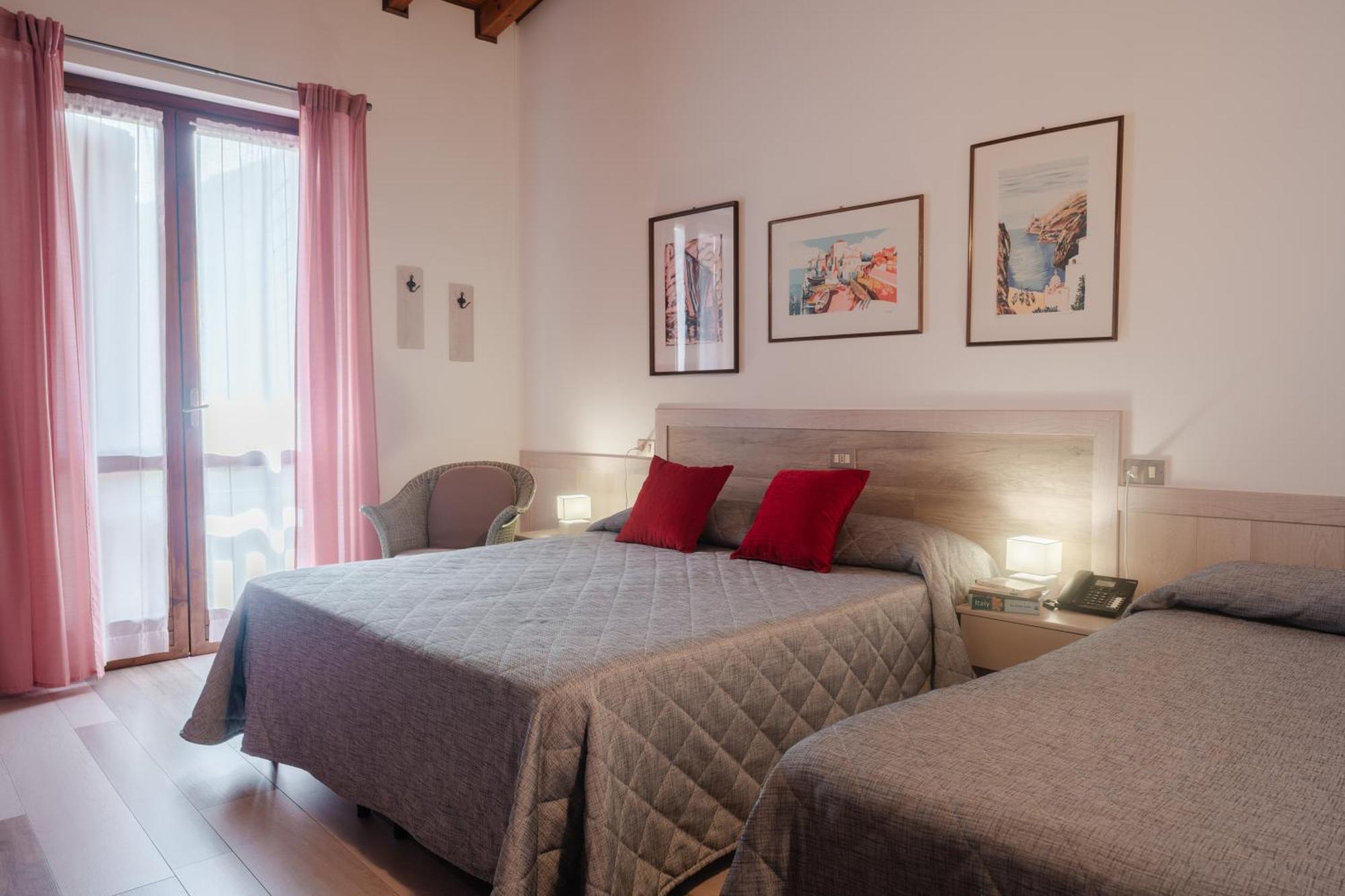 Hotel Colomber Gardone Riviera Buitenkant foto