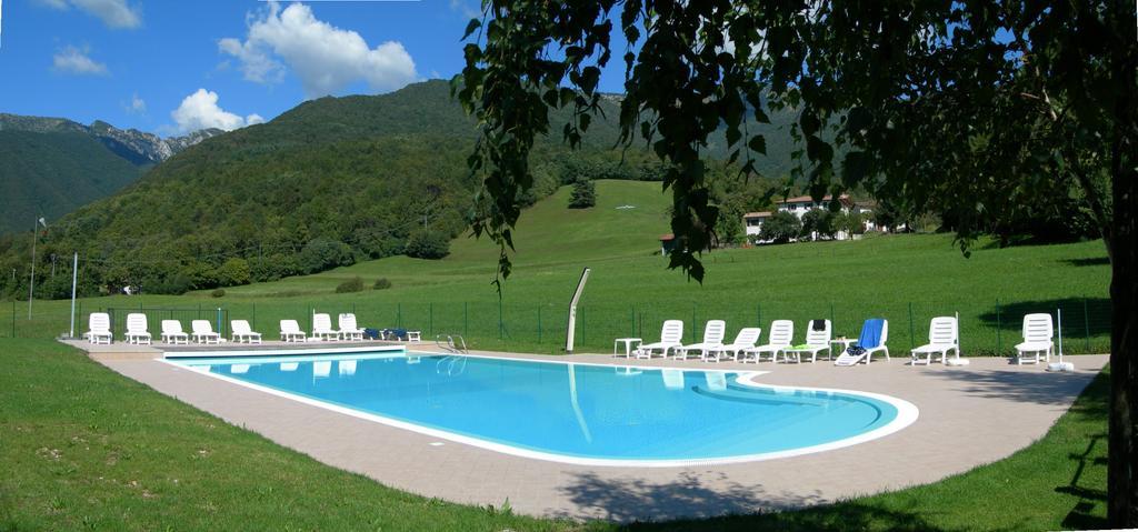 Hotel Colomber Gardone Riviera Buitenkant foto