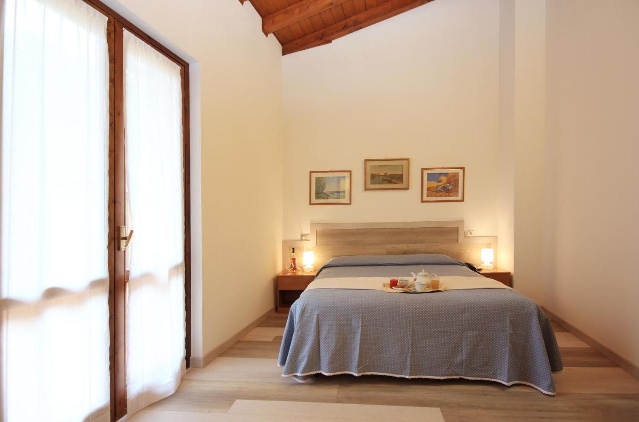Hotel Colomber Gardone Riviera Buitenkant foto